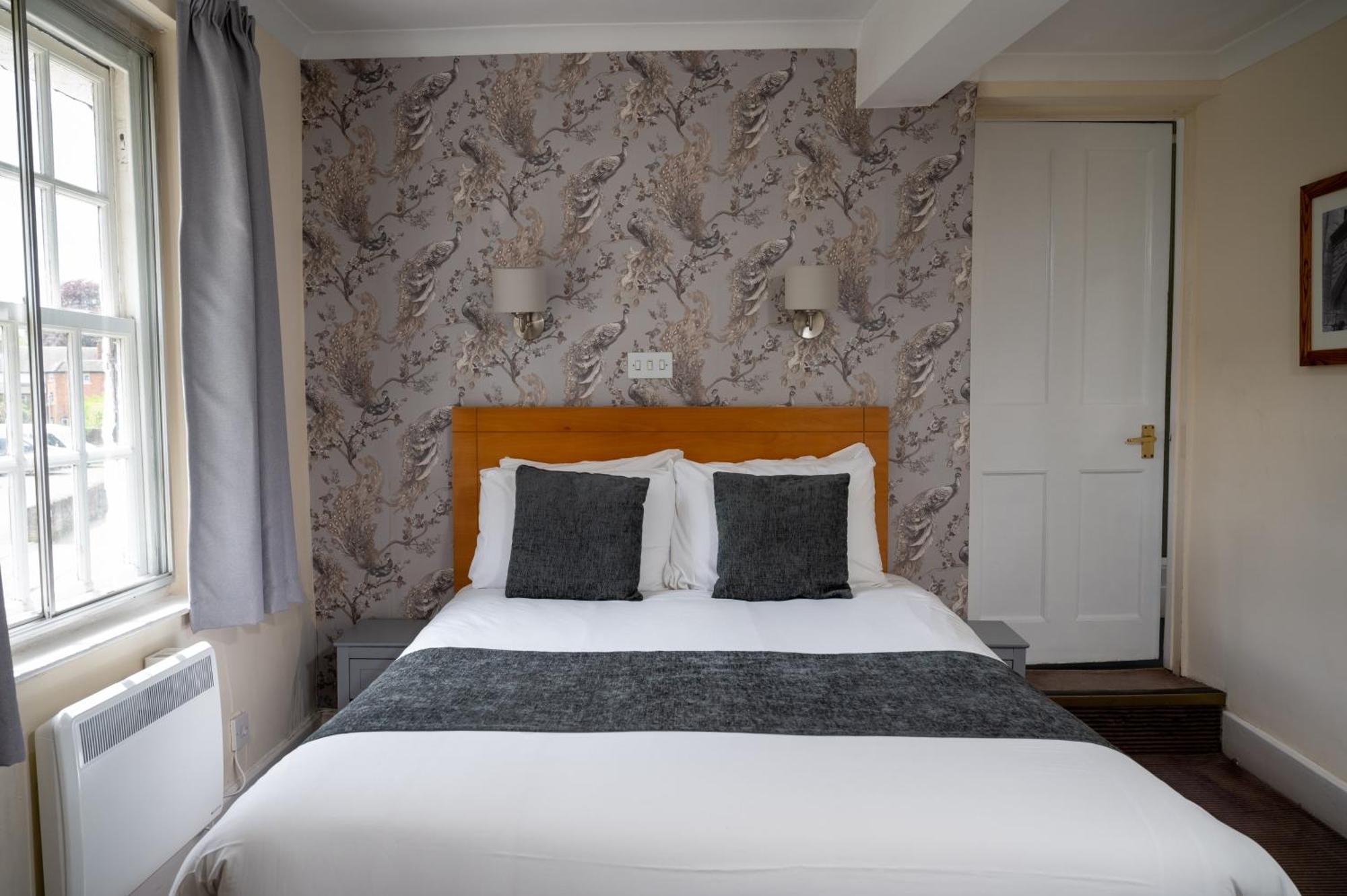 Bell Hotel By Greene King Inns Tewkesbury Exterior photo