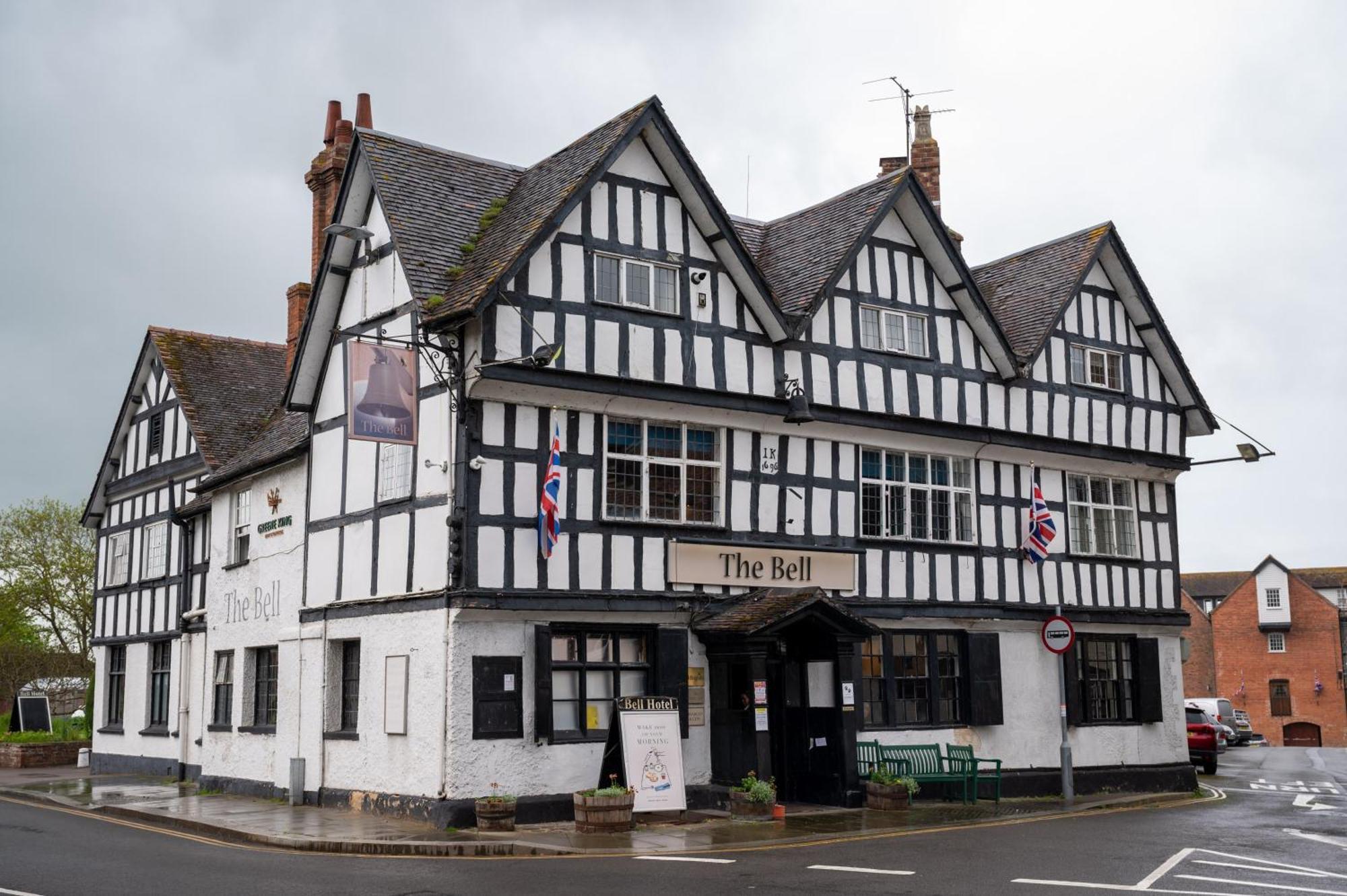 Bell Hotel By Greene King Inns Tewkesbury Exterior photo